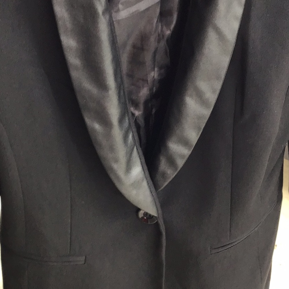 Blazer - Picture 7 of 8